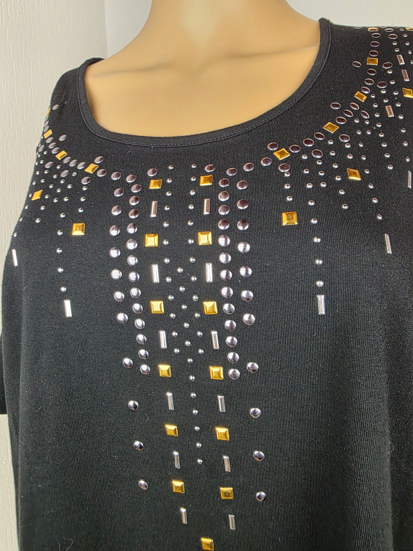 Anne Weyburn beaded and studded black t-shirt fits a 44 – photo 2